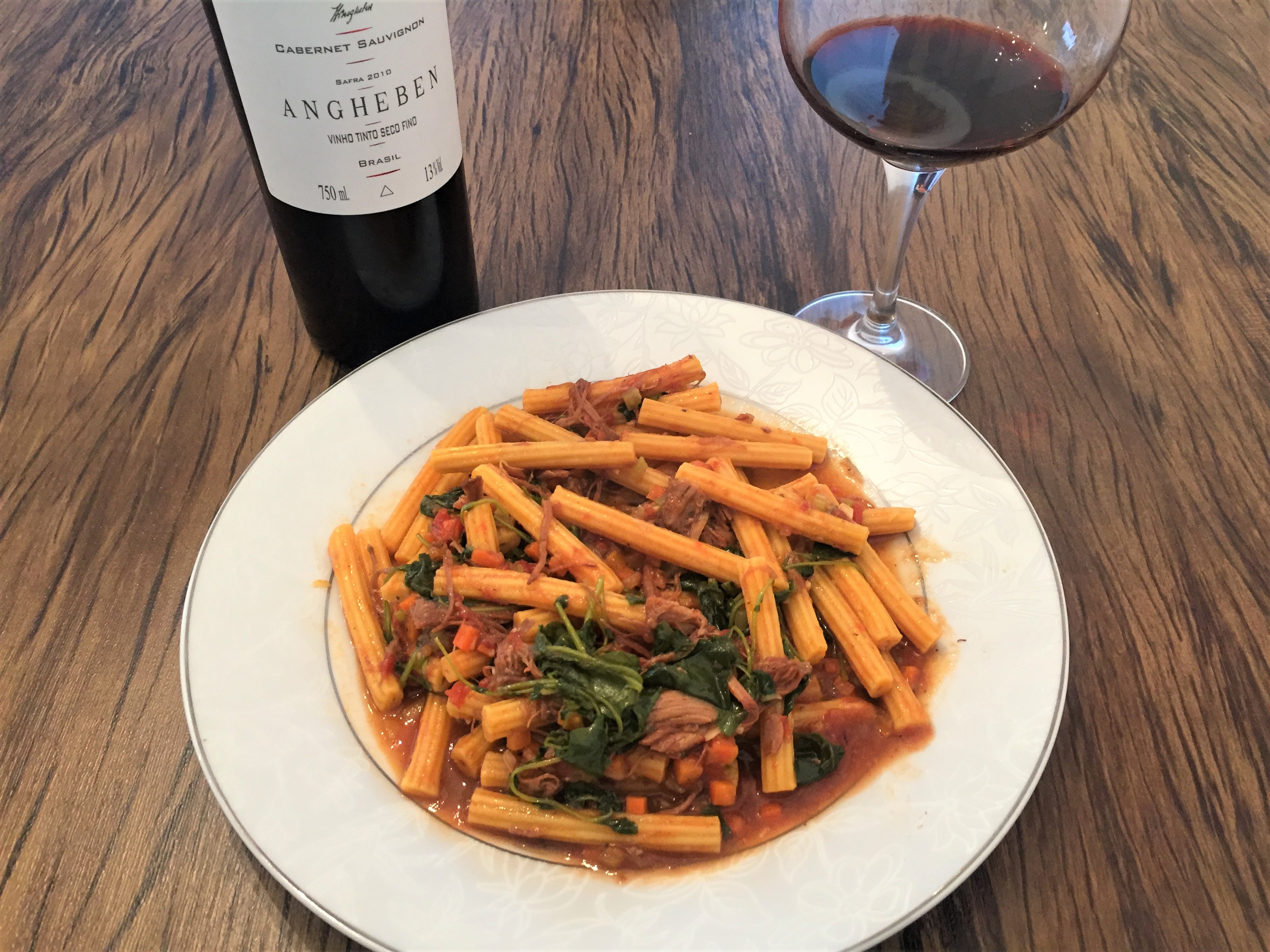 Harmonização vinho tinto massa ragu