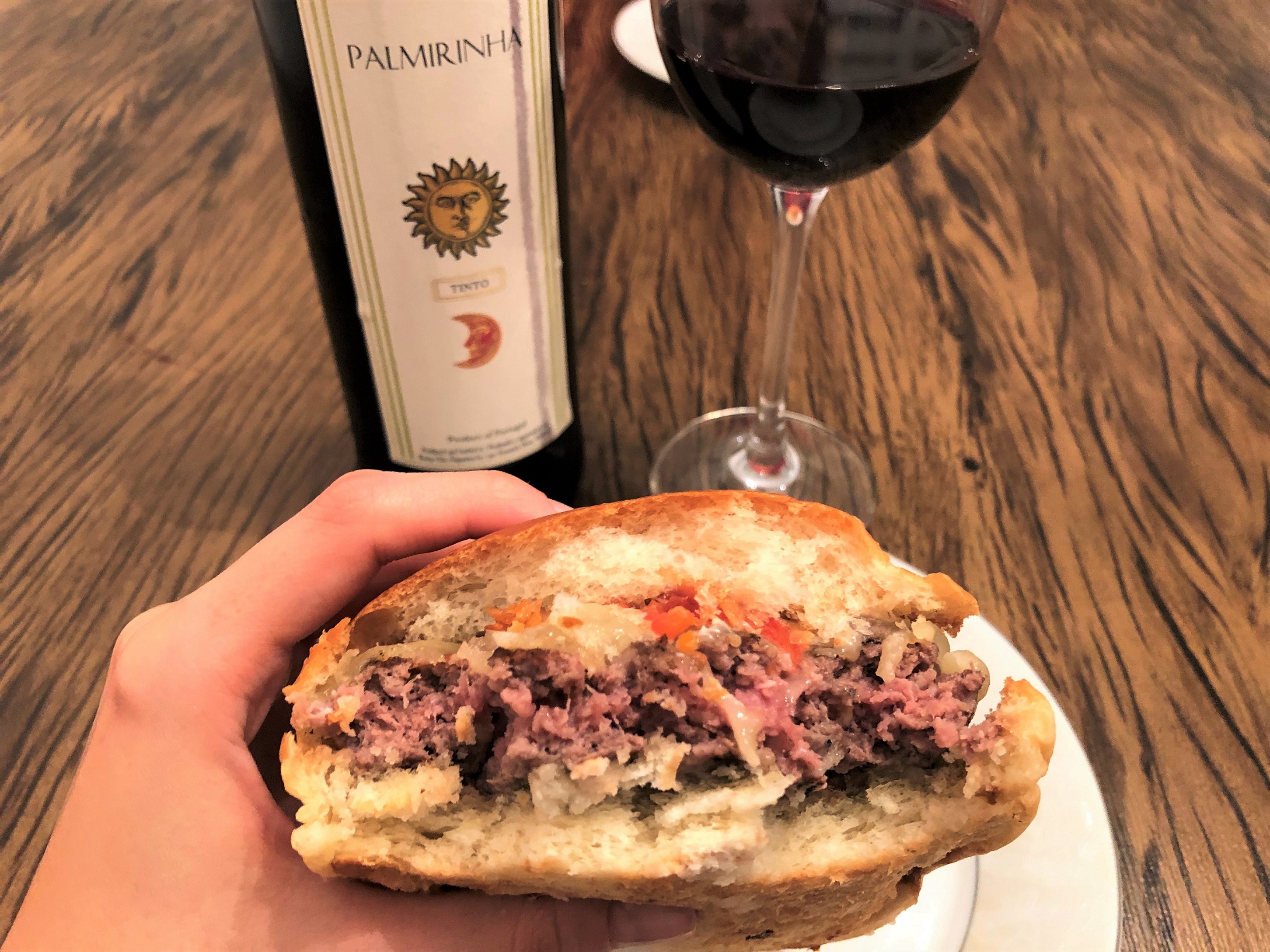 Harmonização vinho verde tinto hamburguer